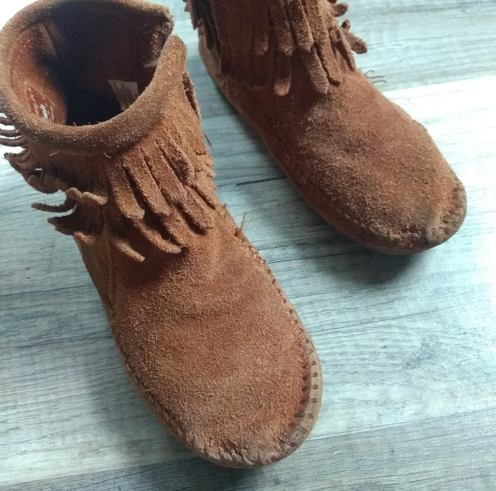 Kids Minnetonka Moccasin Size 12 Brown Suede Bootie Fringe Pull On Zip Up